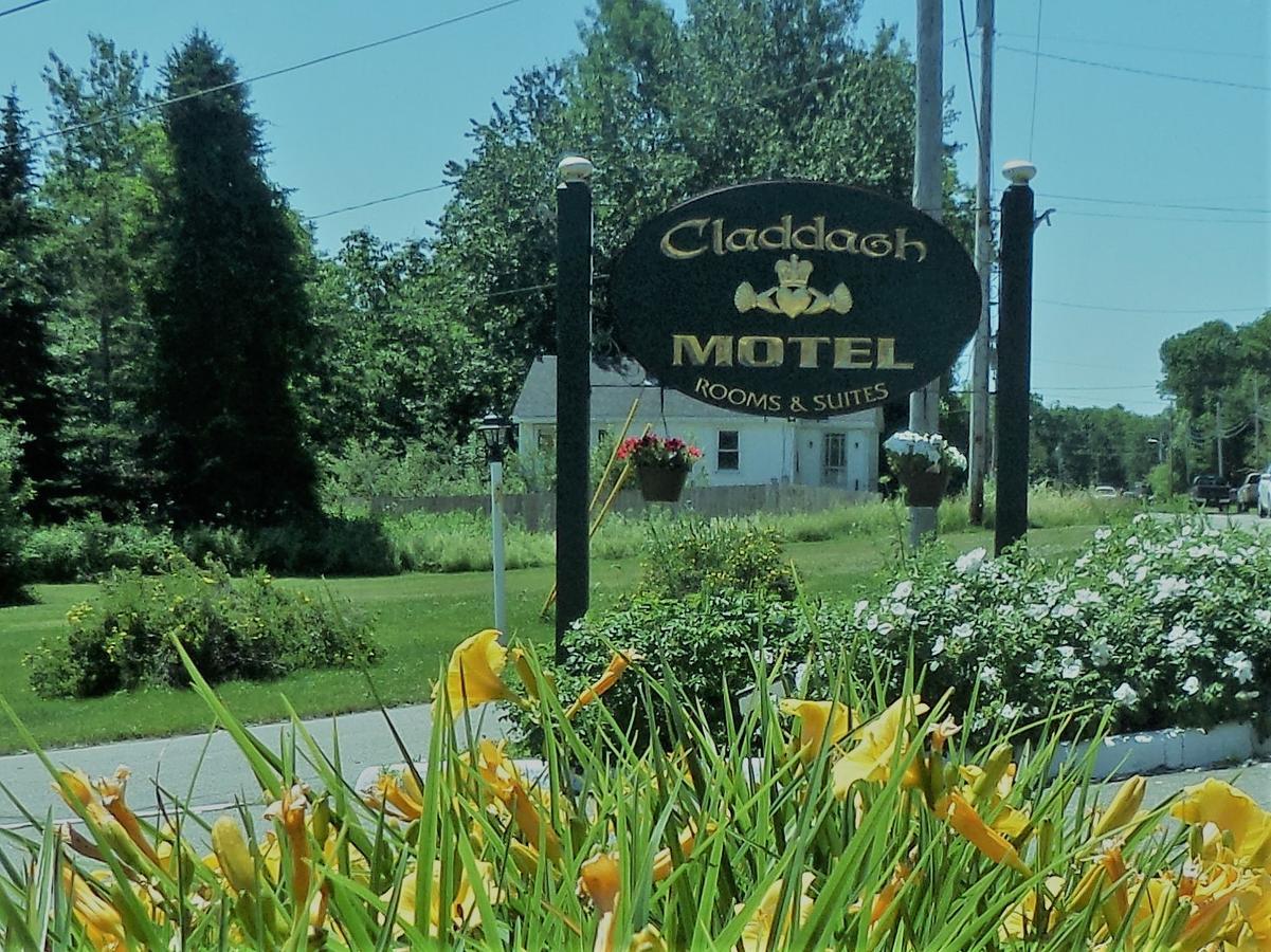 Claddagh Motel & Suites Рокпорт Экстерьер фото